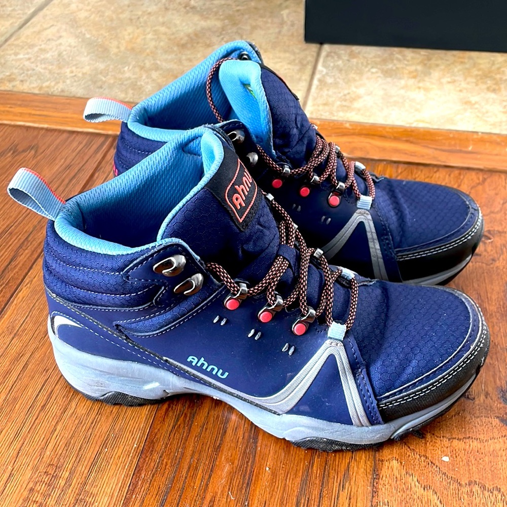 Anhu Alamere lace up hiking boot